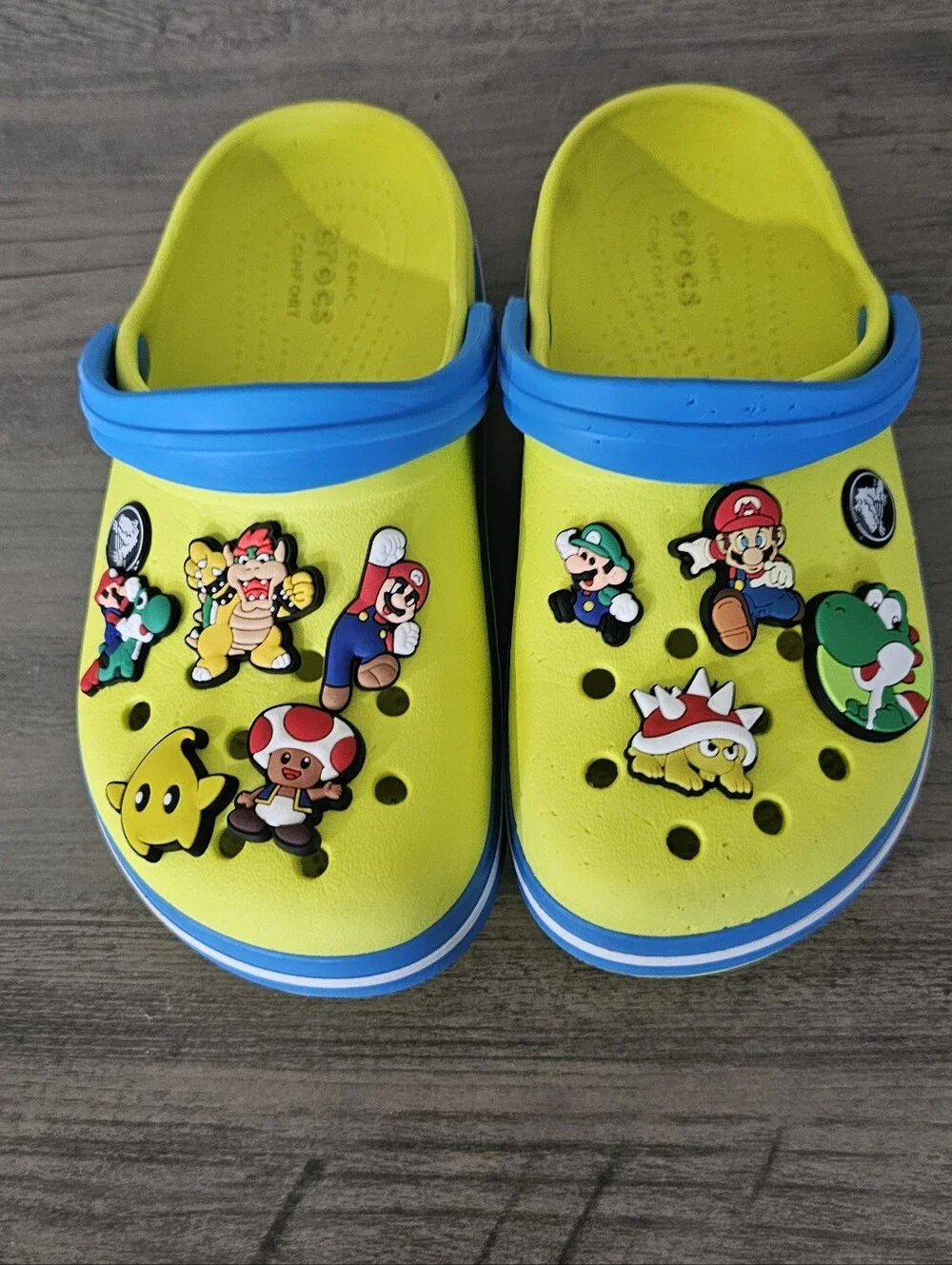 CROCS Kids Citron Yellow and Blue Clogs with Super Mario Charms C 13 Boy